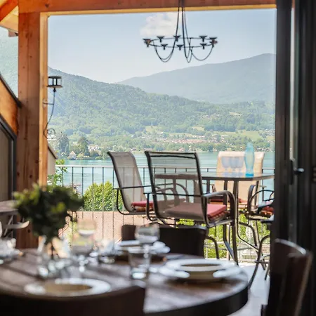 Venez Chez Vous Les Pignons Sur Le Talloires